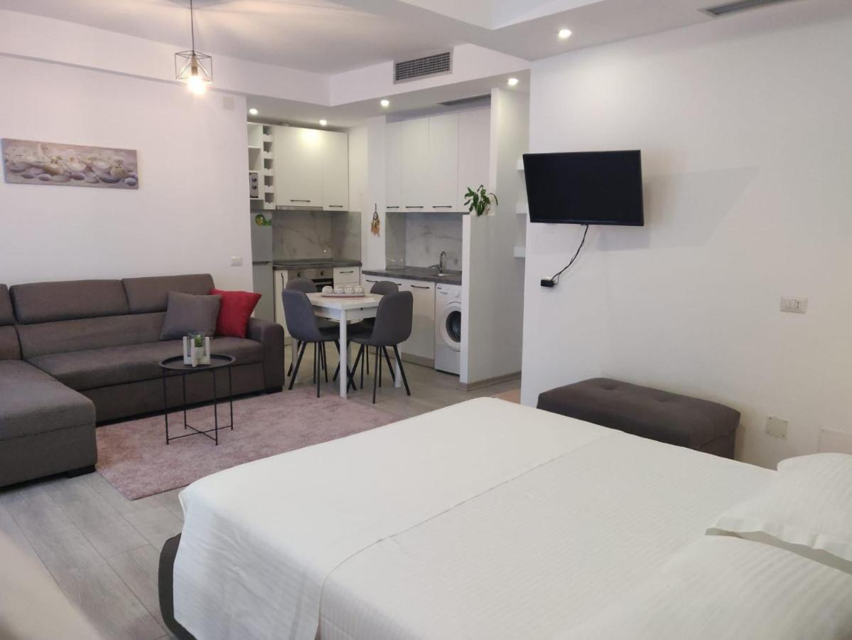 E&a Apartment