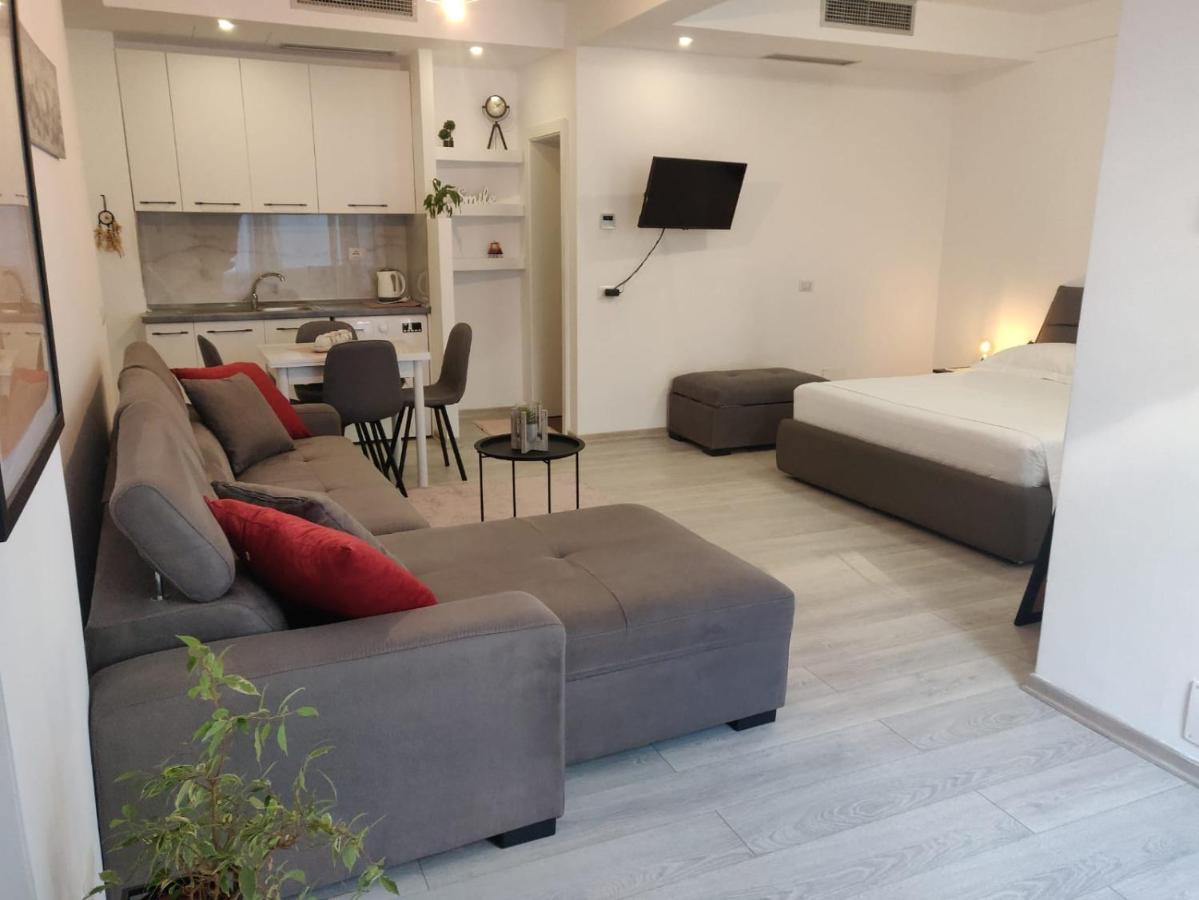 E&a Apartment Durres